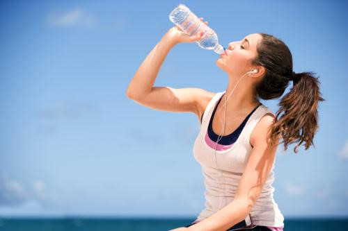 Uống nước giảm cân? Có đúng sự thật?