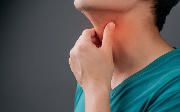 đau họng kéo dài có nguy hiểm không?