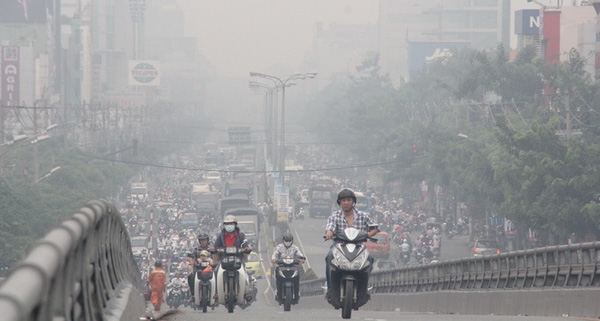 Một trong những nguyên nhân gây nên nóng trong-tiếp xúc với quá nhiều bụi mịn, ô nhiễm không khí