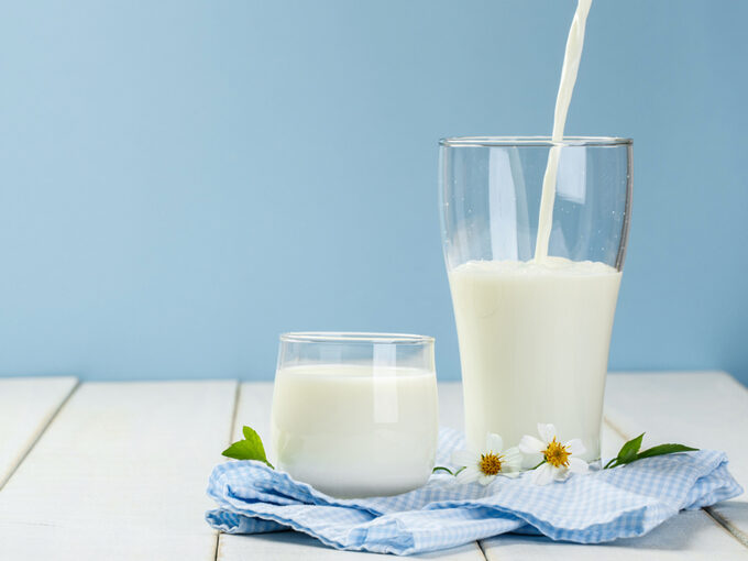 Có nên uống sữa tươi có đường không và lưu ý khi uống sữa tươi có đường