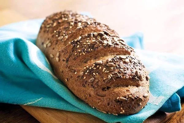 Đặc điểm của bánh mì ngũ cốc và những lưu ý khi sử dụng bánh mì ngũ cốc