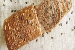 bánh mì nguyên cám là gì và lợi ích đối với sức khỏe
