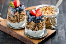 Granola là gì và điểm danh những giá trị dinh dưỡng của nó đối với sức khỏe