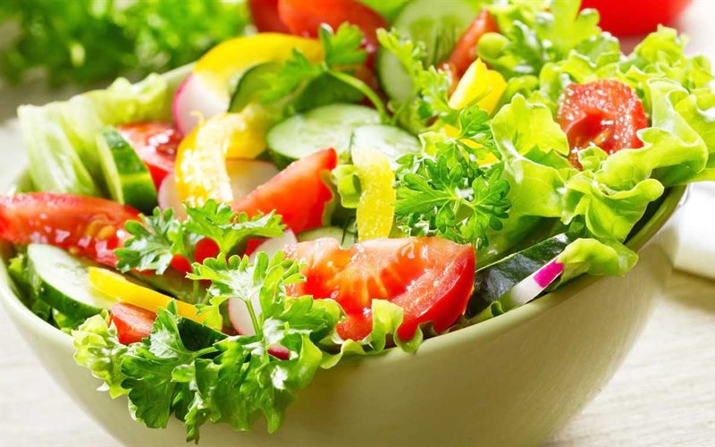 Cùng tìm hiểu công dụng của salad giảm cân giúp đẹp da và thon gọn vóc dáng